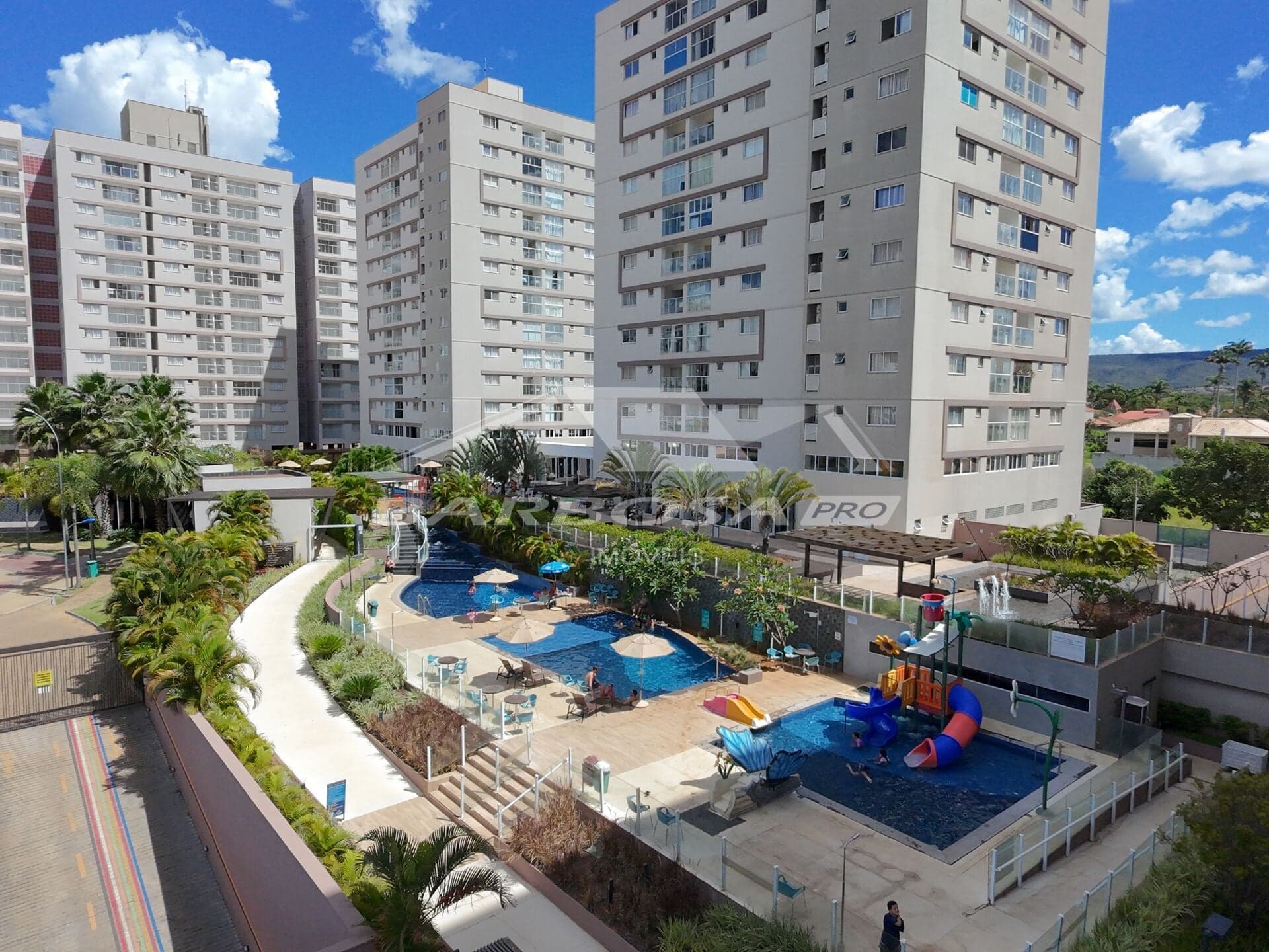 Apartamento em Caldas Novas 3 quartos mobiliado para venda com piscinas termais