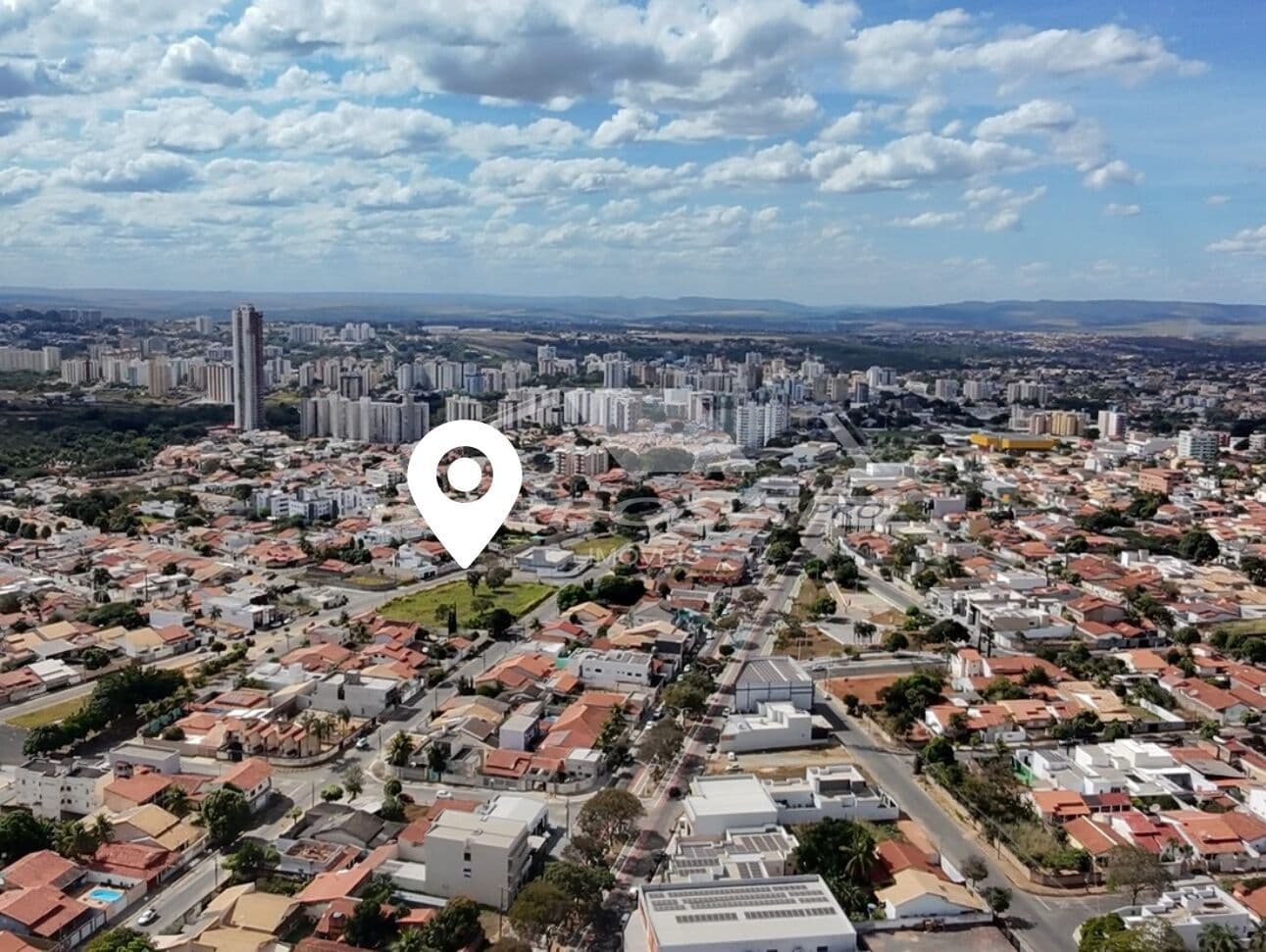 Área ponta de quadra em bairro nobre de Caldas Novas para venda