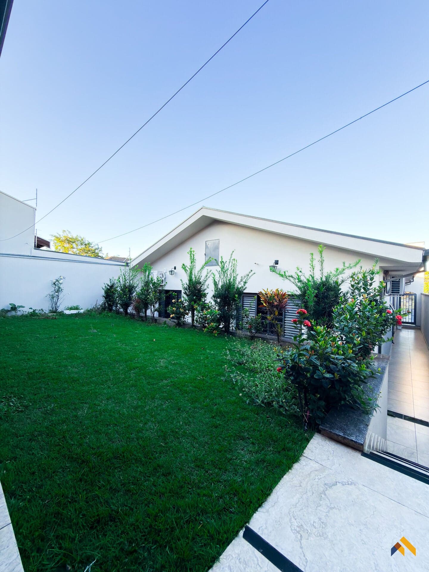 Casa à Venda no Jardim Ipiranga, Americana — Localização Privilegiada a Poucos Passos do Jardim Botânico