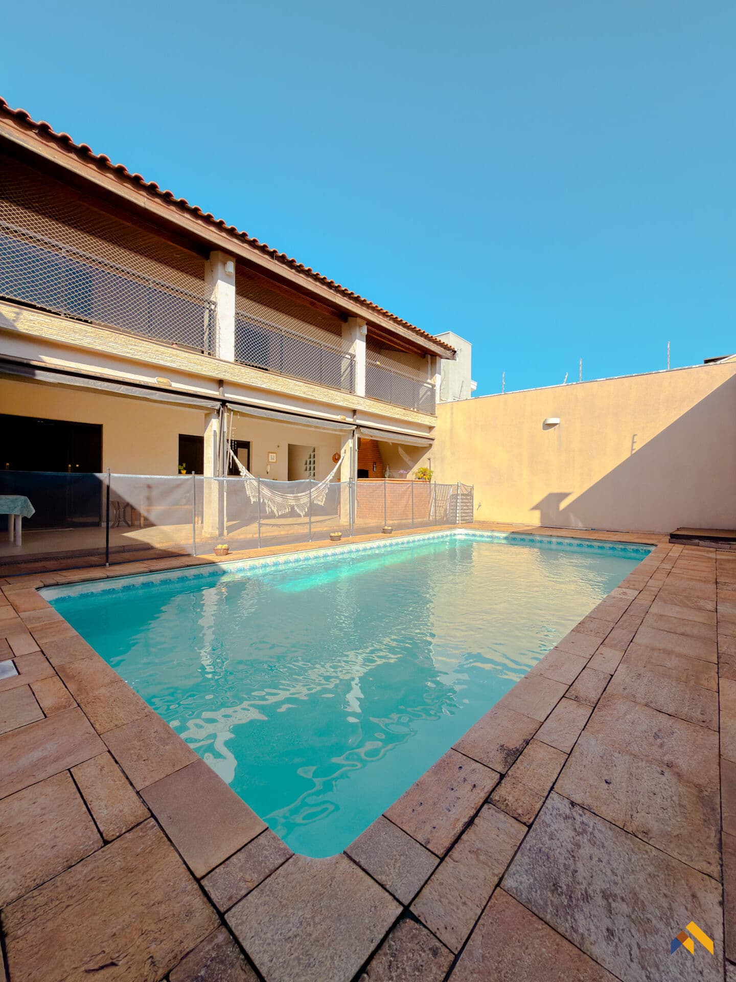 Casa à Venda no Residencial Nardini, Americana/SP — Alto Padrão com Piscina e Área Gourmet