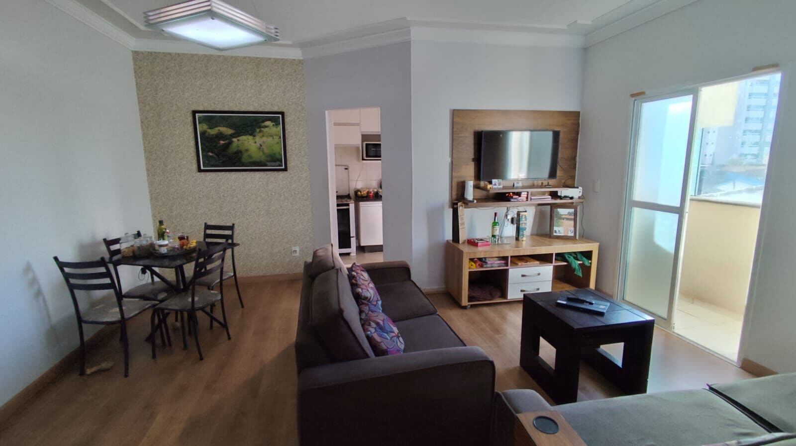 ✅ Apartamento 2 quartos (suíte), sacada, garagem para 2 carros no Santa Mônica.