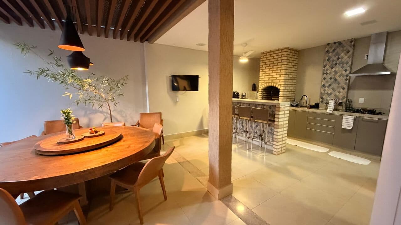 🔑 Casa no Cond. Village Paradiso 1 com 3 suítes e área de lazer completa - bairro Granja Marileusa.