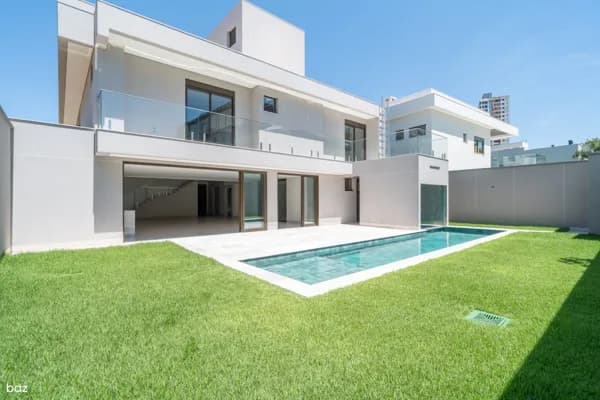 🌟 Sobrado no conomínio Reserva do Vale com 496m² - 4 suítes, piscina aquecida e elevador.