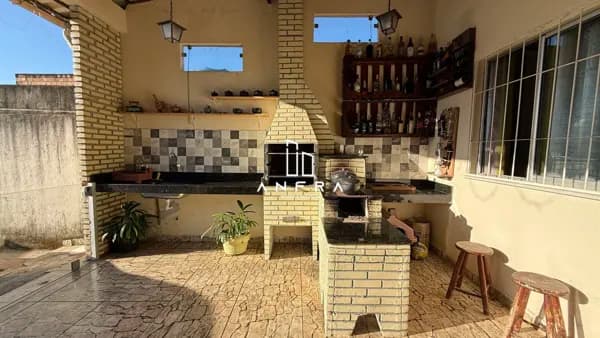 Compacta e charmosa: Casa no Condomínio das Palmeiras (Jd. das Rosas)