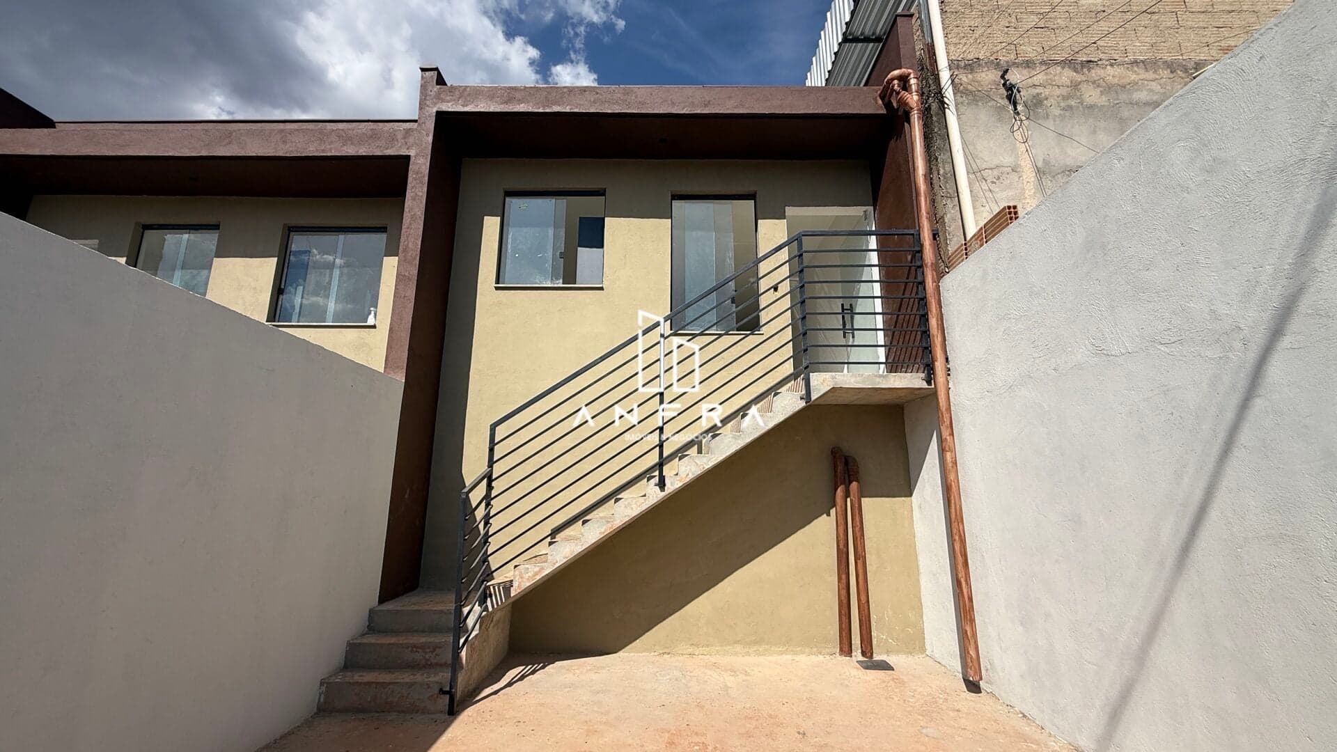 Casa no Novo Barreirinho com 2 Qts e 2 vagas (em construção)