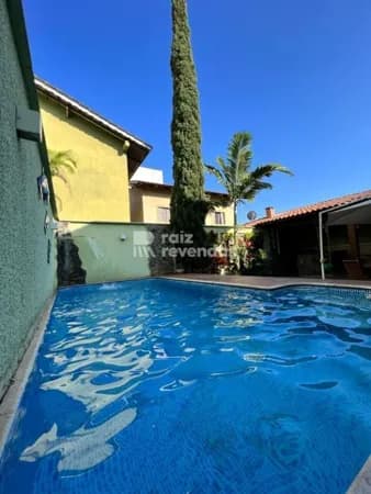 🏡 Sobrado à venda no Jardim América – Goiânia