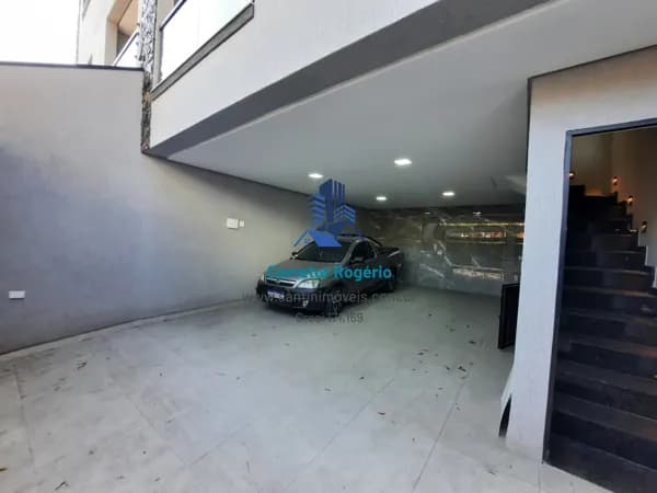 Belíssimo Sobrado com 03 quartos, (01 suíte) Fino acabamento, 04 Vagas + Portão eletrônico à venda em Santo André/SP