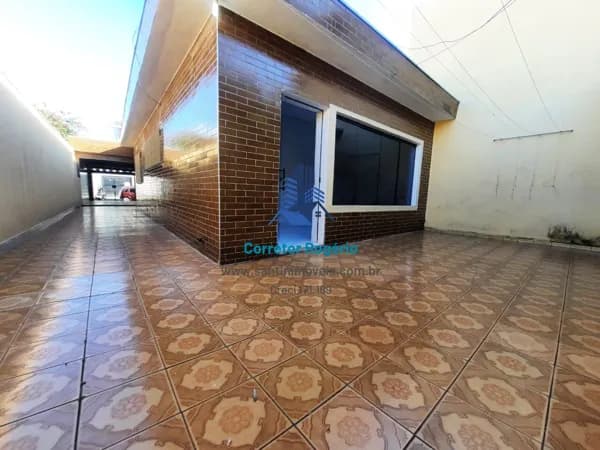 Casa Térrea + Edícula com total 03 quartos, Quintal amplo, Cozinha com armários,03 a 04 vagas à venda em Santo André/SP