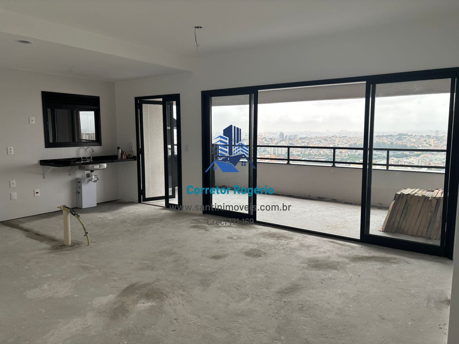 Apartamento Alto Padrão Mobiliado com 02 suítes, Sala ampla, Varanda gourmet, Lazer, 03 vagasà venda em Santo André/SP