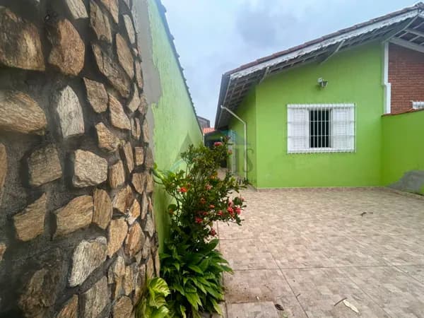 Venda: Casa com 2 Dormitórios - CA0142