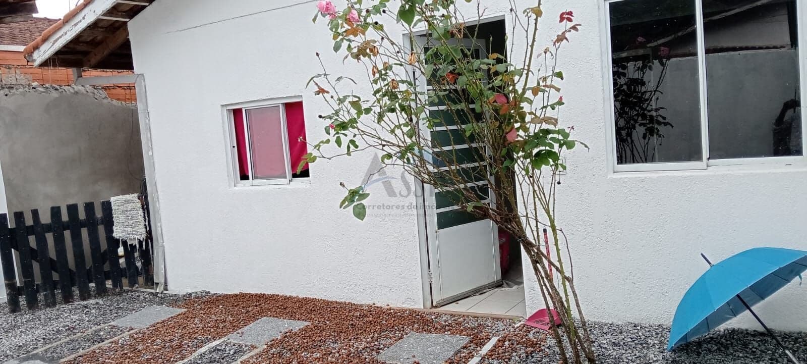 Venda: Casa com 2 Dormitórios - CA0168
