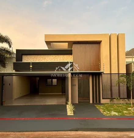 Casa Alto Padrão no Parque Alvorada com 03 Suítes