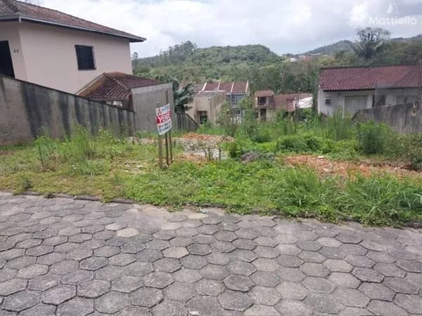 Terreno com 240 m2 bairro Parque Guarani, Joinville-SC.