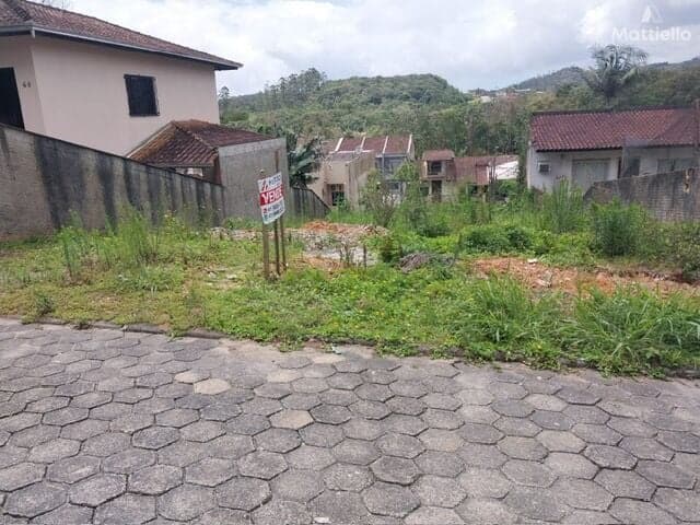 Terreno com 240 m2 bairro Parque Guarani, Joinville-SC.