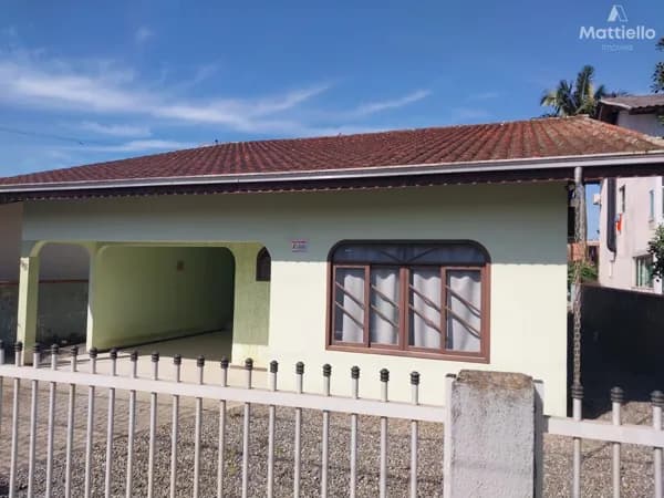 Casa com suite + 2 quartos bairro Boehmerwald, Joinville/SC