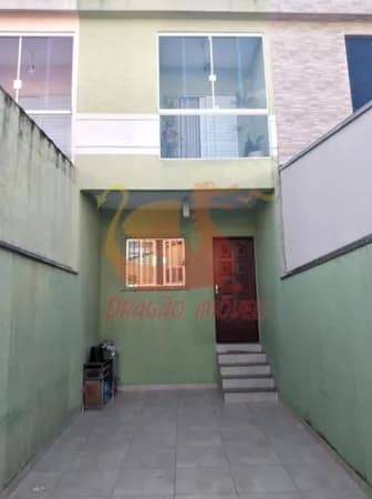 SOBRADO À VENDA – PORTEIRA FECHADA