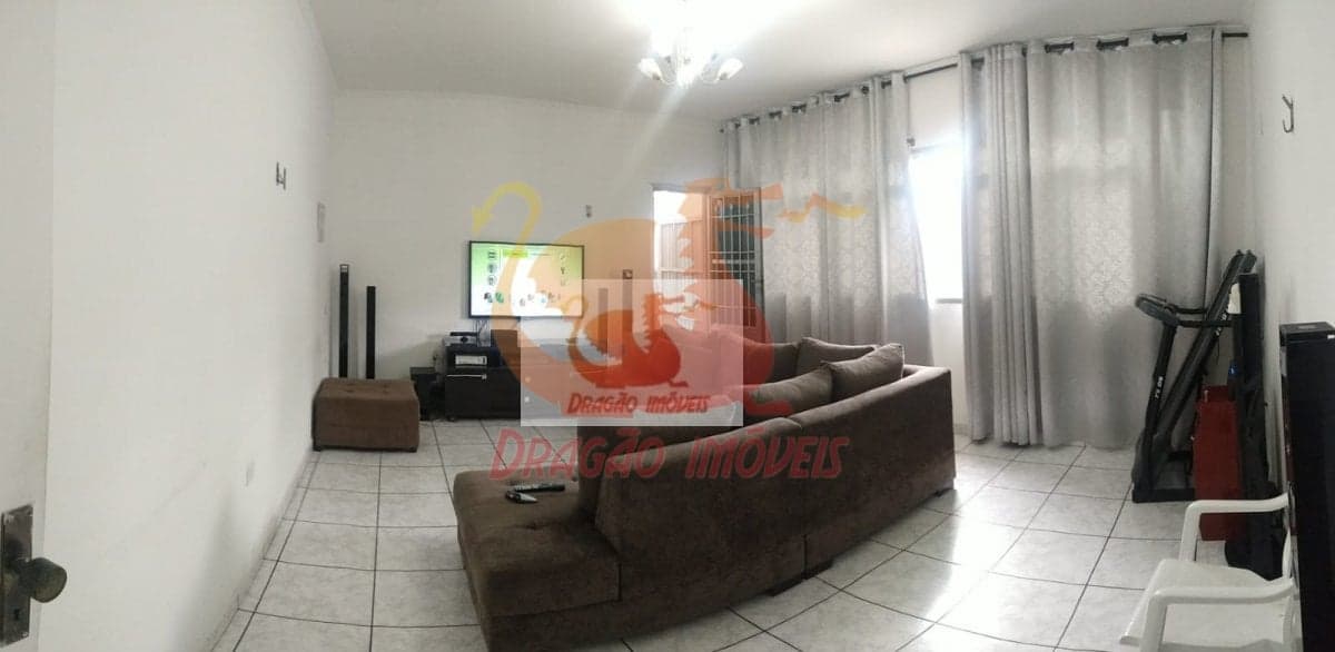 CASA 3 DORMS. 2 SUÍTES. 6 VAGAS GARAGEM na Vila Industrial