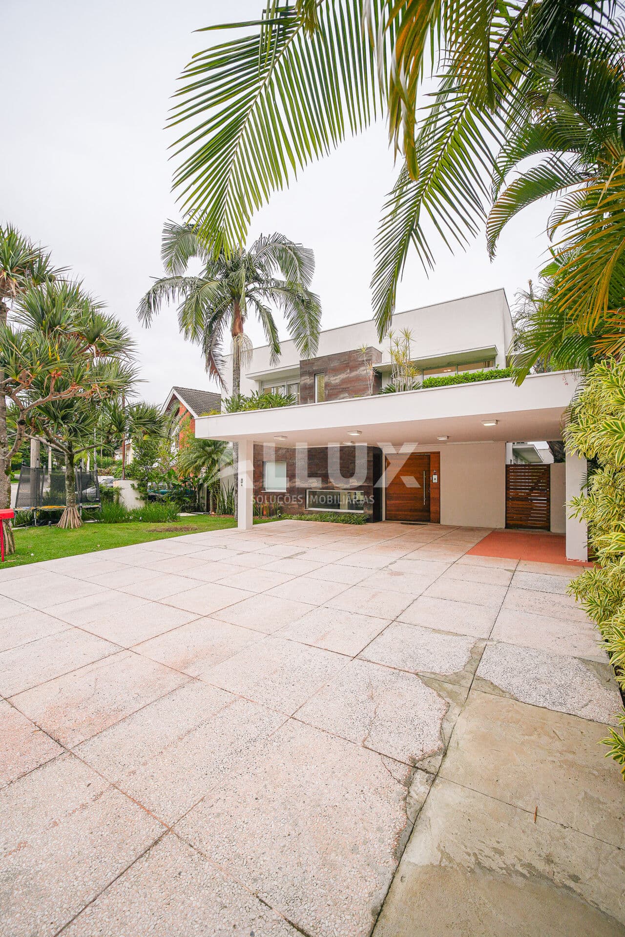 Casa à venda por R$ 5.500.000,00 no Condomínio Alphaville 06 – Alphaville, Santana de Parnaíba SP