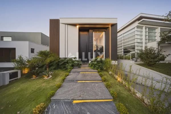 Casa à venda por R$ 9.290.000,00 no Condomínio Tamboré 11 – Alphaville, Santana de Parnaíba SP