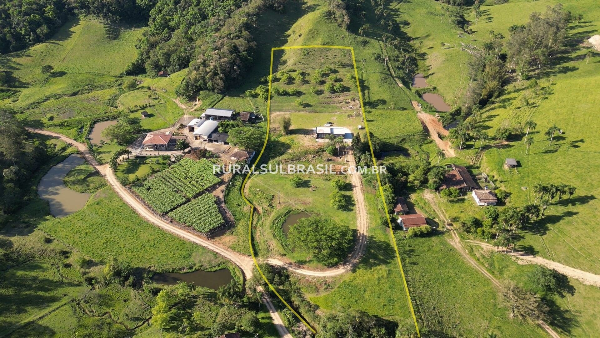 SC●SITIO 2 HECTARES●PORTEIRA FECHADA●SOFISTICAÇÃO, CAMPO E HARMONIA