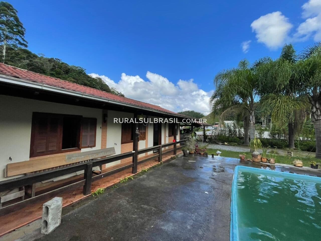SC●CHÁCARA●1.245 M2●CASA, PISCINA, RIO, POMAR E +