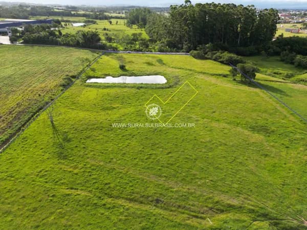 Terreno Amplo e Plaino Perto do Centro de Içara-SC