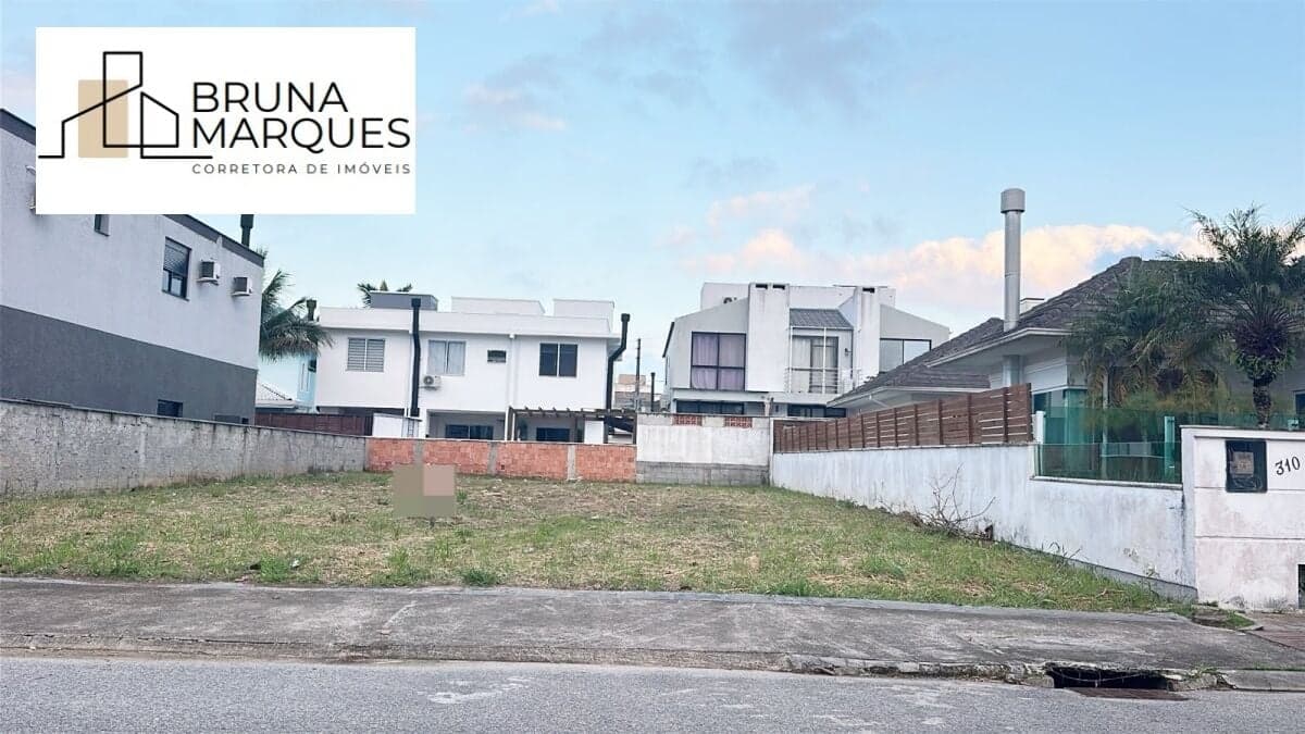 Pronto para construir sua casa na praia!