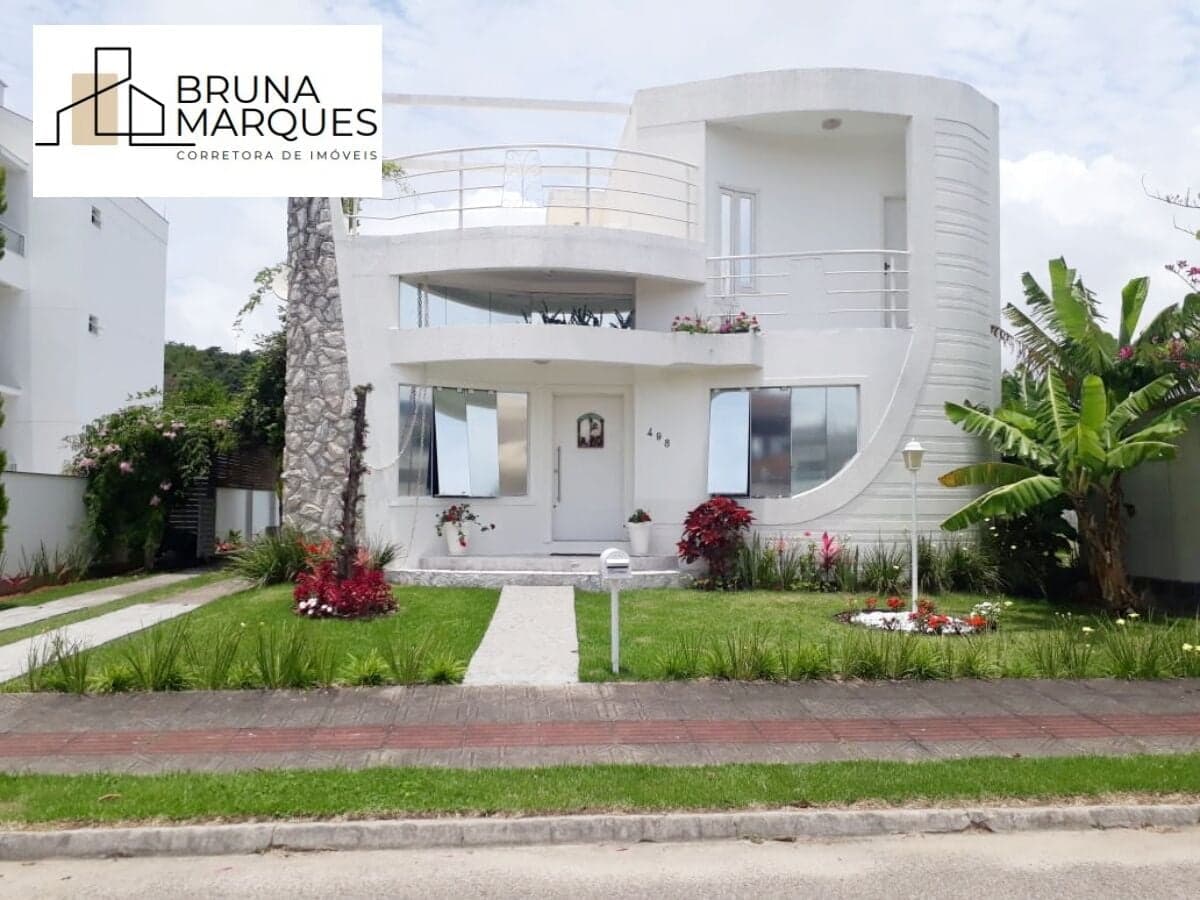 CASA MOBILIADA COM PISCINA!