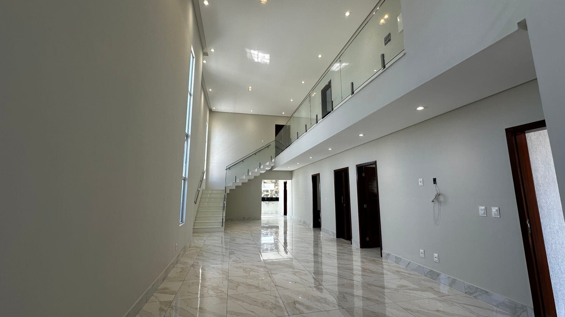 CASA DUPLEX 5 SUÍTES C/ PÉ DIREITO DUPLO – ALPHAVILLE RESIDENCIAL (NOVA BETÂNIA) – MOSSORÓ/RN | 277M² E GOURMET
