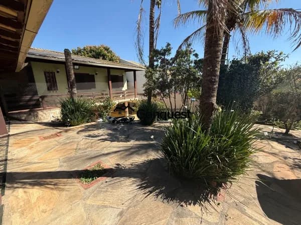 Excelente Casa de Alto Padrão no Bairro Alvorada – Centro de Contagem