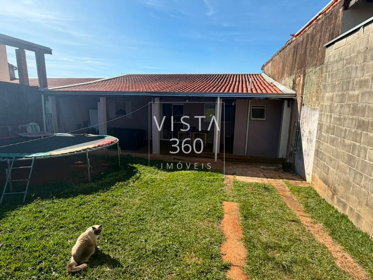 CASA COM QUINTAL GRANDE À VENDA NA VILA PROST DE SOUZA EM CAMPINAS/SP