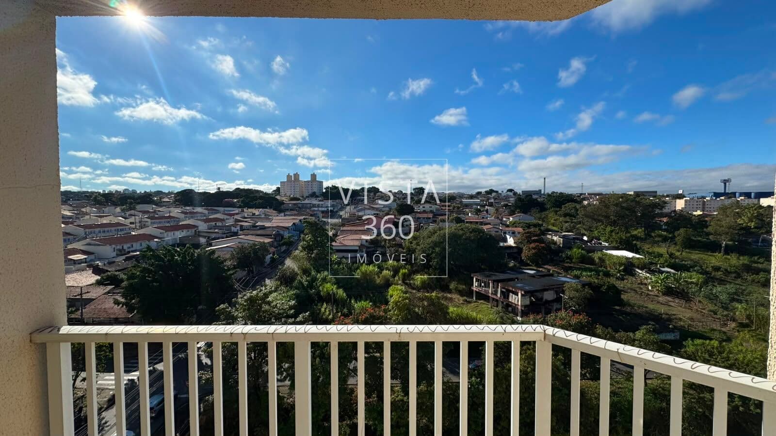 APARTAMENTO DE 2 DORMITÓRIOS COM 76 M2, VARANDA E ELEVADOR À VENDA PRÓXIMO A AMOREIRAS EM CAMPINAS/SP