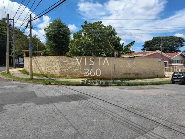 CASA COM QUINTAL ESPAÇOSO À VENDA NO JARDIM DAS OLIVEIRAS EM CAMPINAS/SP