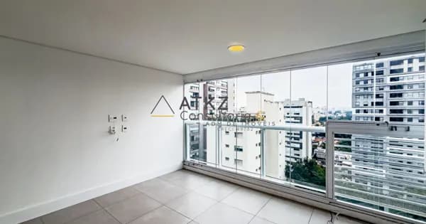 Apartamento totalmente equipado com 1 suíte e 2 vagas no Campo Belo