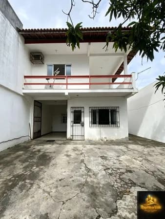 IPITANGA Póx. á Praia - Casa Dúplex, Praia de Ipitanga com 4/4 - 3 Suítes, Garagem - Próximo ao mar