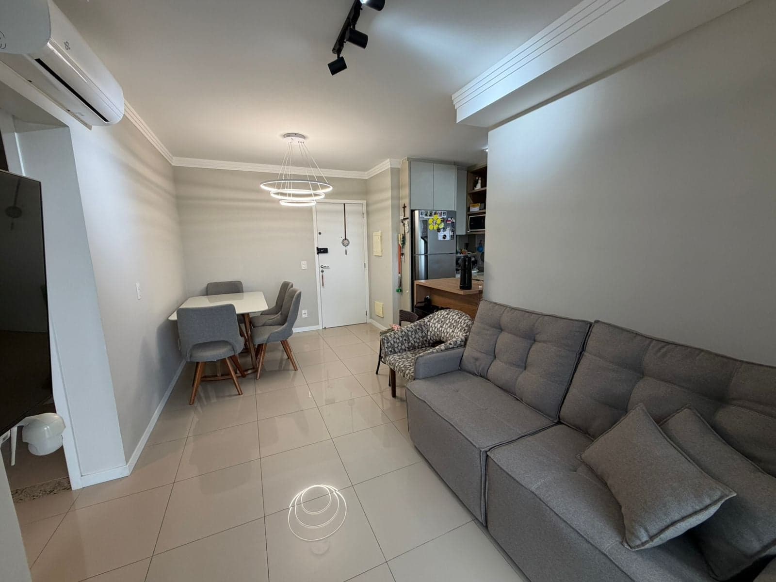 Apartamento 2 dormitórios sendo 1 suíte