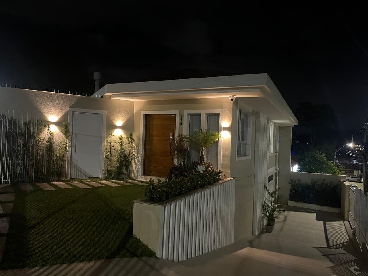 Encante-se com esta linda casa no bom abrigo - localização privilegiada