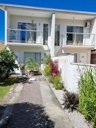 Sobrado 2 dormitórios em são José