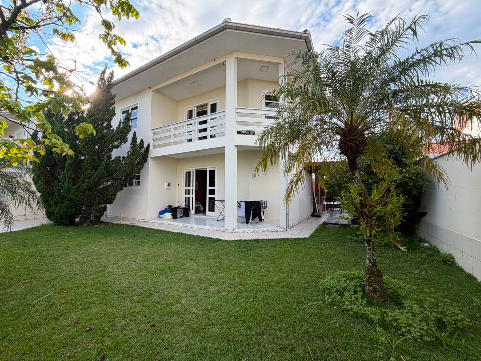 Oportunidade única casa ampla no centro da palhoça