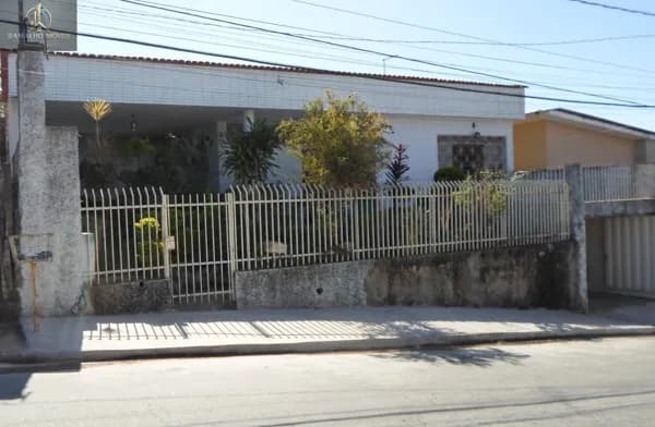 Casa em Santa Luzia - Idulipe
