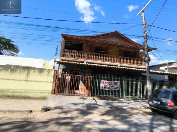 DUAS CASAS INDIVIDUAIS COM ENTRADA COLETIVA