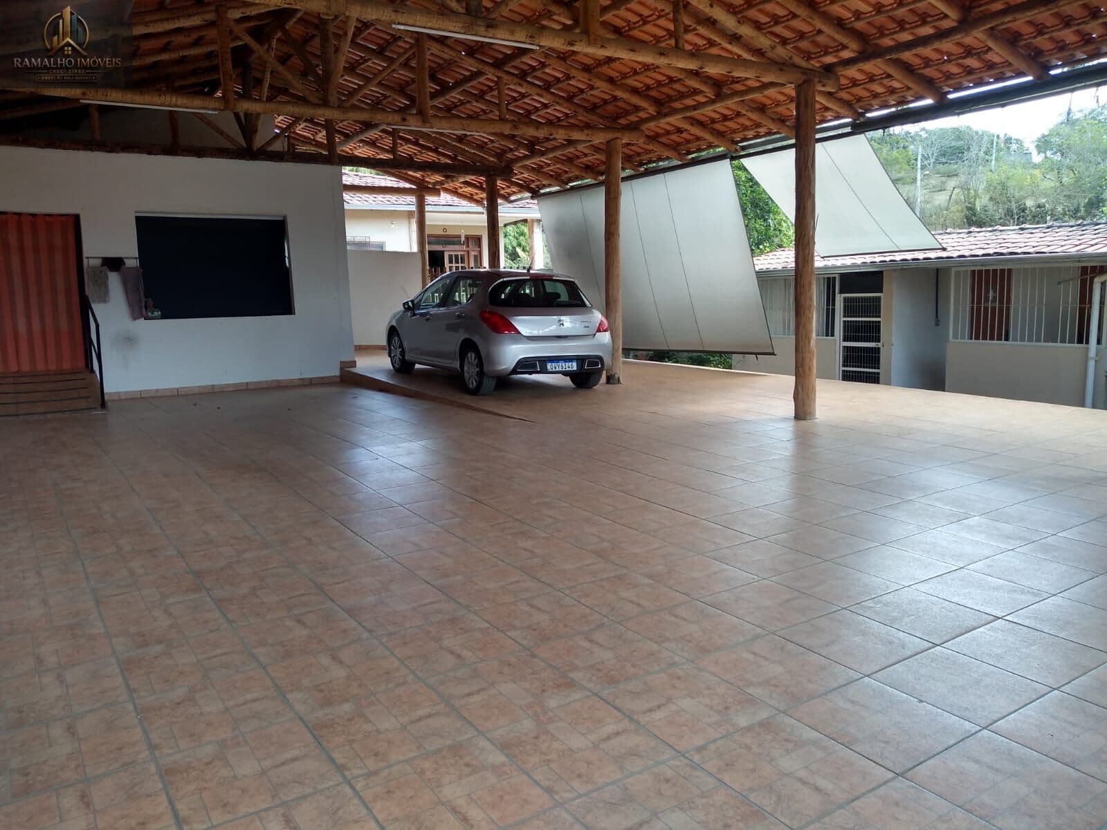Fazenda/Sítios/Chácaras em Santa Luzia - Pinhões