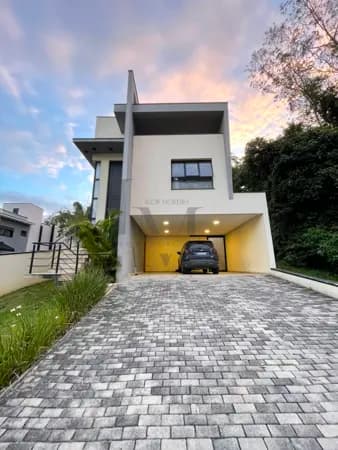 Casa Alto Padrão à Venda, Dentro do Condomínio Aruã Brisas