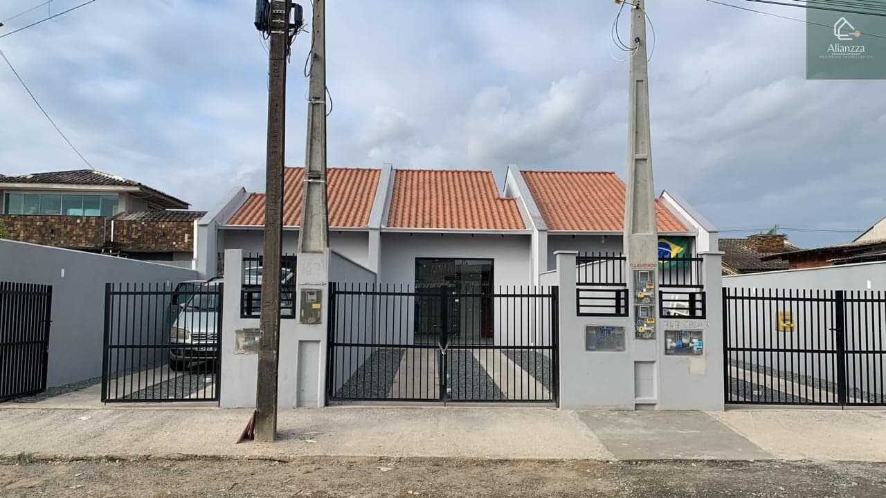 Casa em Joinville - Paranaguamirim