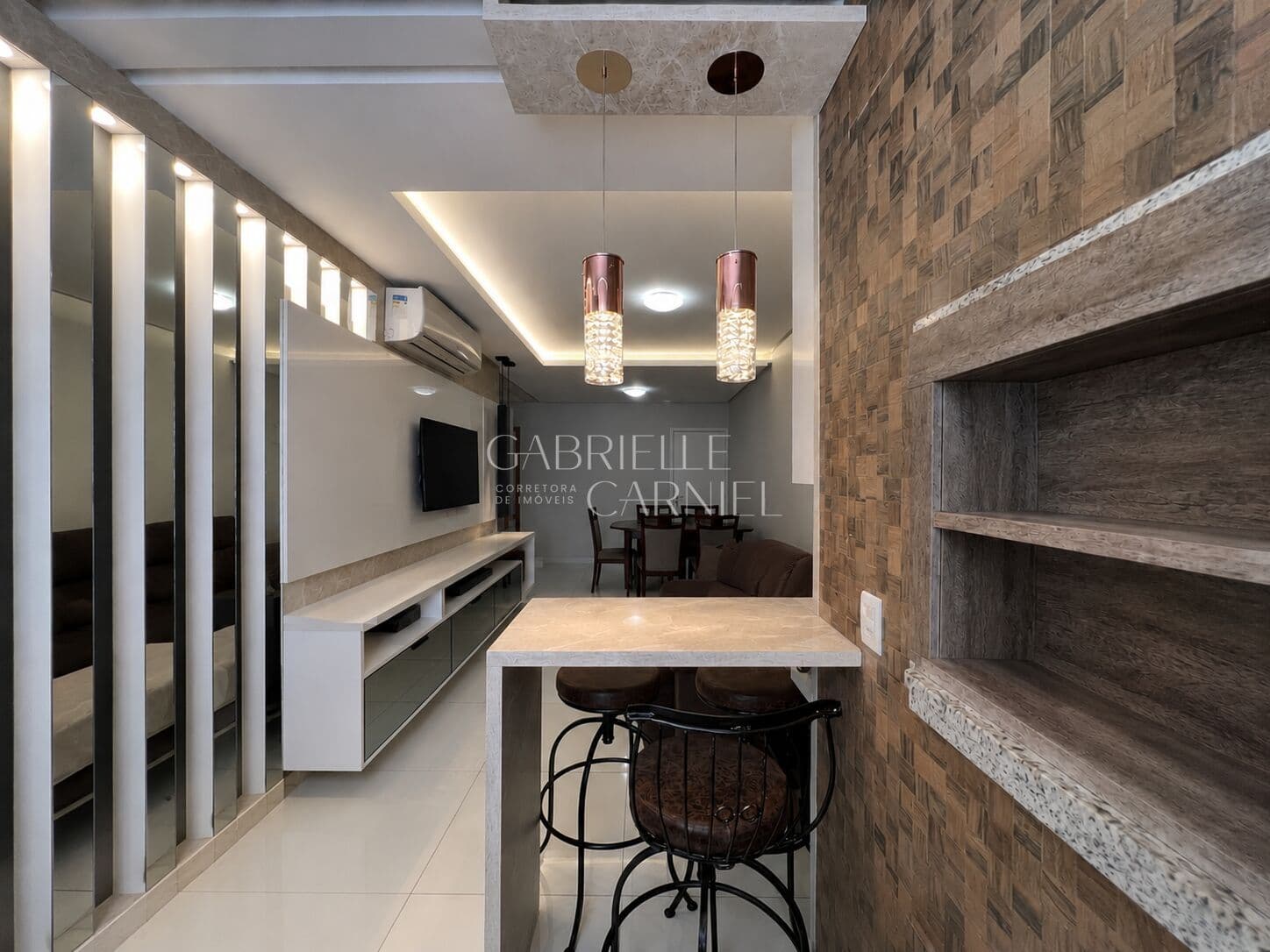 Apartamento Semimobiliado - Centro