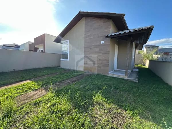 Casa Linear com Suíte no Vitória dos Anjos Residencial Clube – Caxito, Maricá