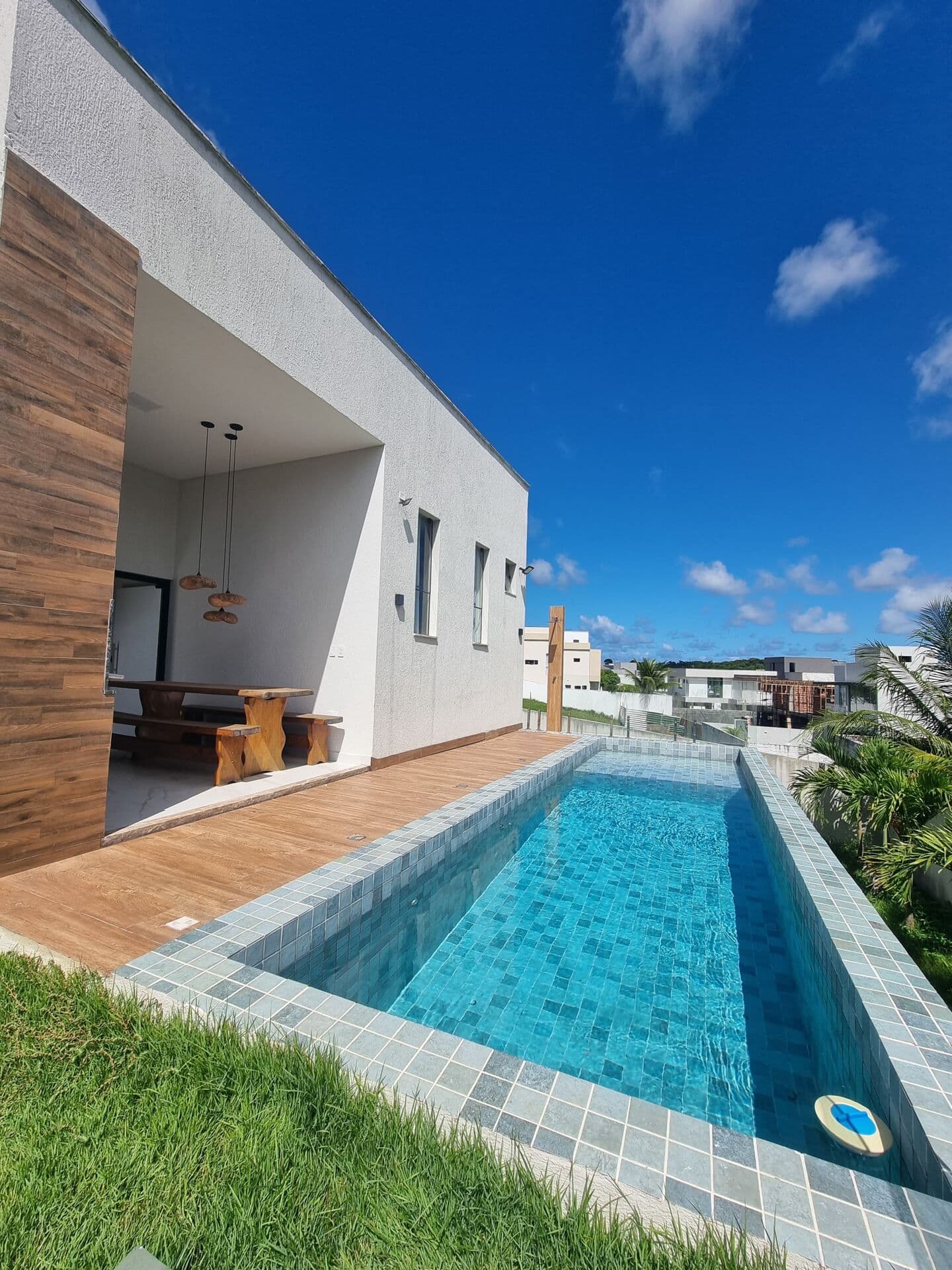 Casa Alto Padrão , Alphaville Litoral Norte, 3 Suítes .