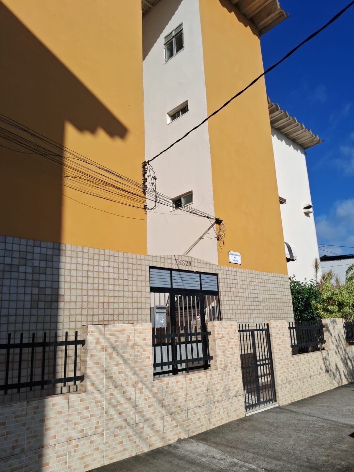 Apartamento 3/4 com Dependência, Próximo a Via Principal , escola , Faculdade , em Cabula, Salvador/BA