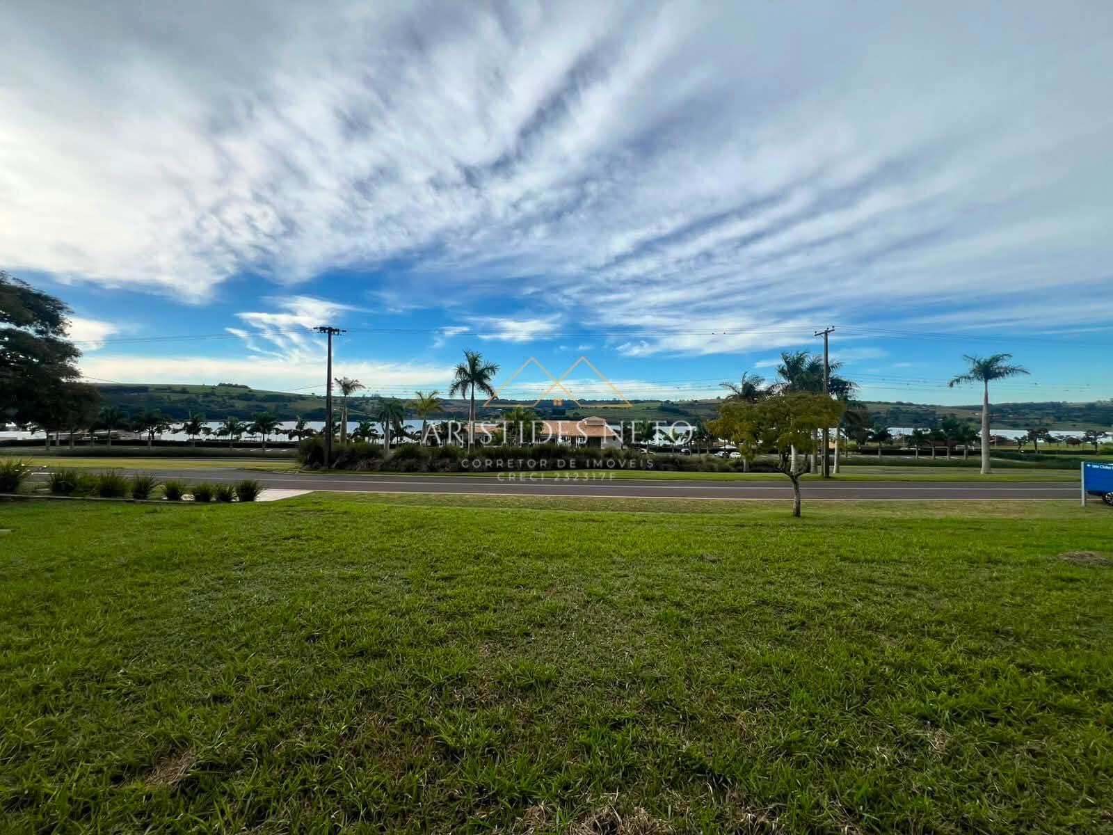 Terreno em frente Clube no Riviera de Santa Cristina III, Itaí/SP