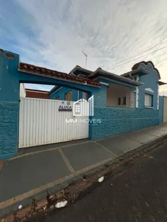 Casa ou comercial para locação no centro!